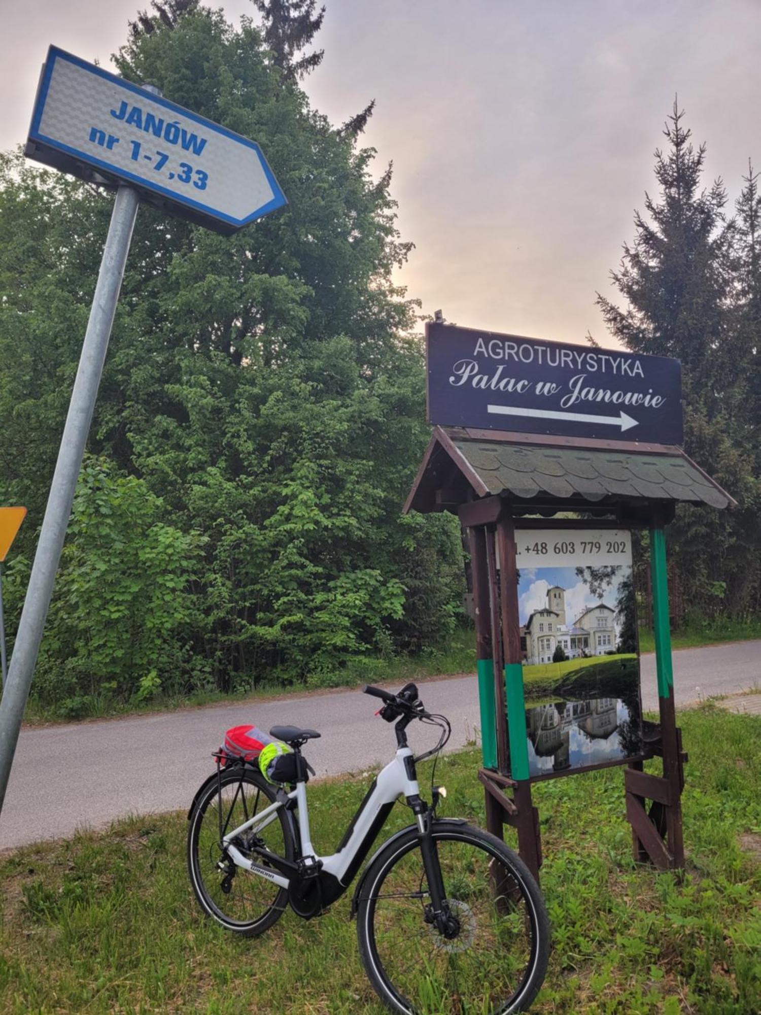 亚努夫农场酒店 Janów 外观 照片